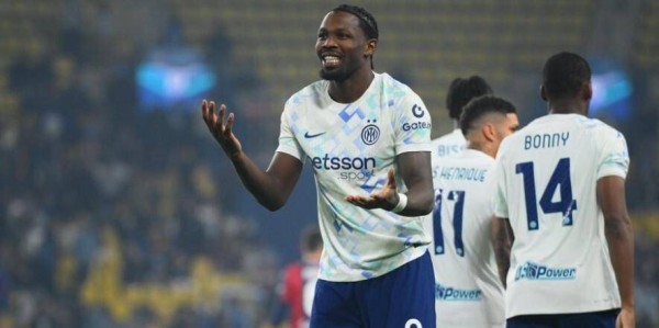 2-0！4-3！欧洲足坛疯狂夜，国米爆冷出局无缘争冠，多特蒙德13连胜门兴