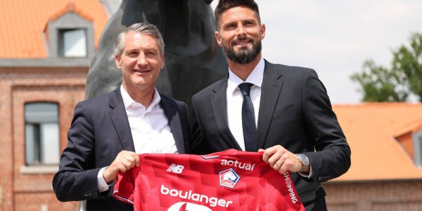 法甲里尔为新援吉鲁举行媒体见面会
        
    法甲里尔为新援吉鲁举行媒体见面会