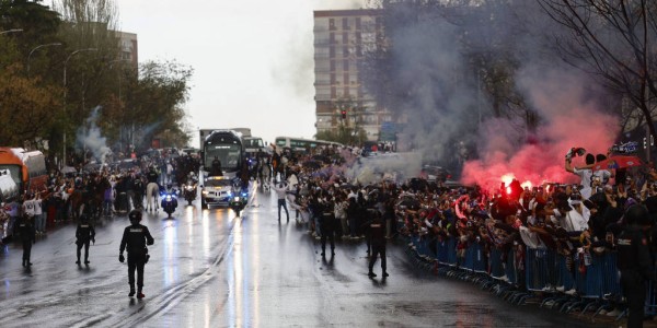 马卡电台一句话点燃伯纳乌：姆巴佩“会选帅”？西甲复赛日的权力博弈与生死局