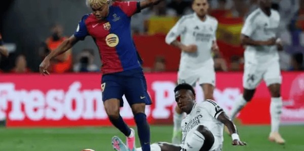 50场未被零封！14战37球 西甲第2巴萨火力全开：11人齐破门