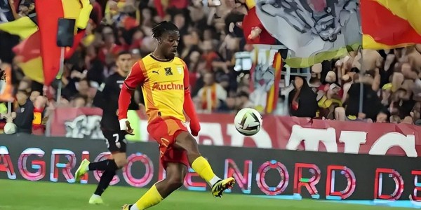 高洪波与邵佳一联手欧洲归化法甲MVP，鲁能巨资引援谣言遭辟谣